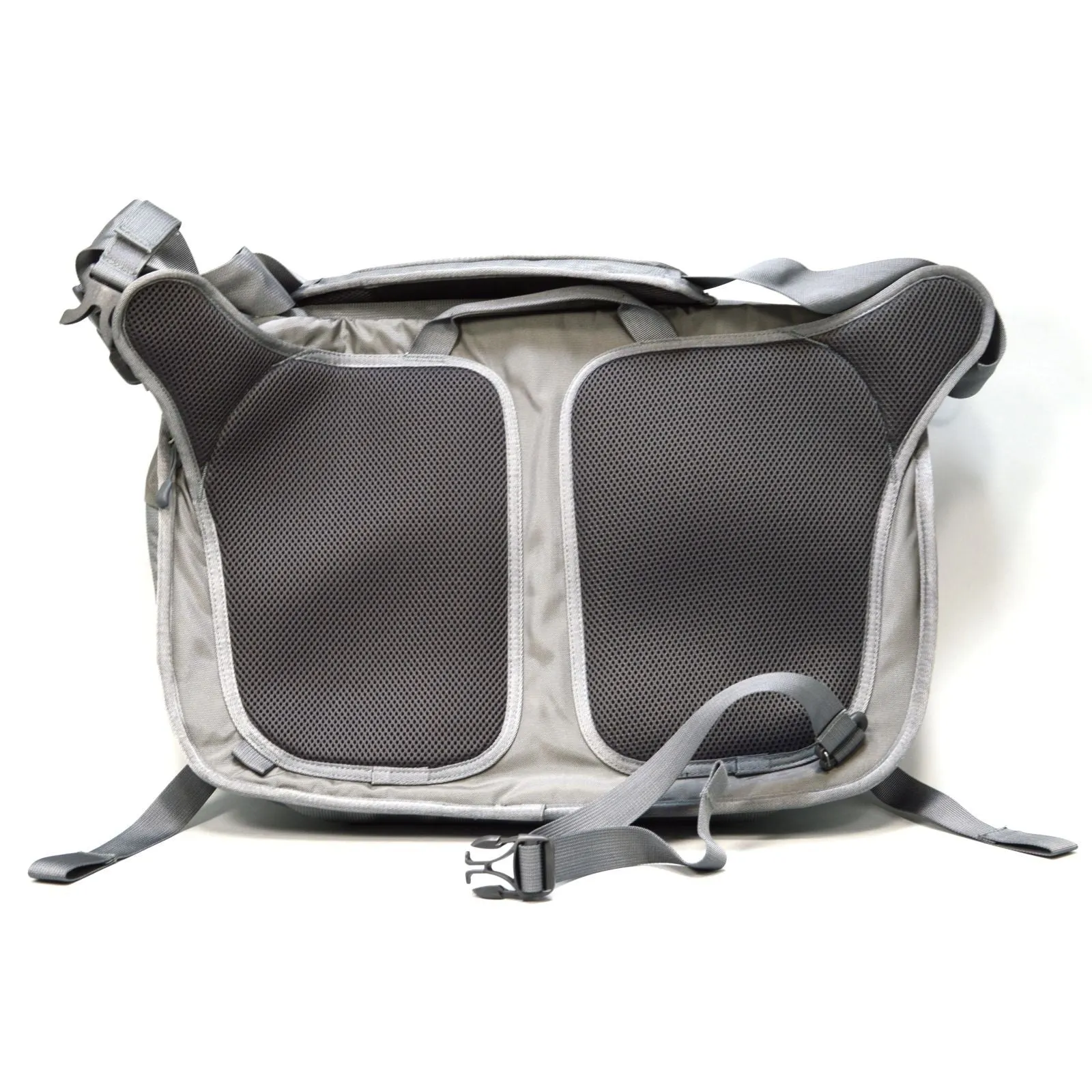 Brand New HAGLOFS NODE MESSENGER 17" SHOULDER BAG No. 338727 Color: GRANITE/Gray