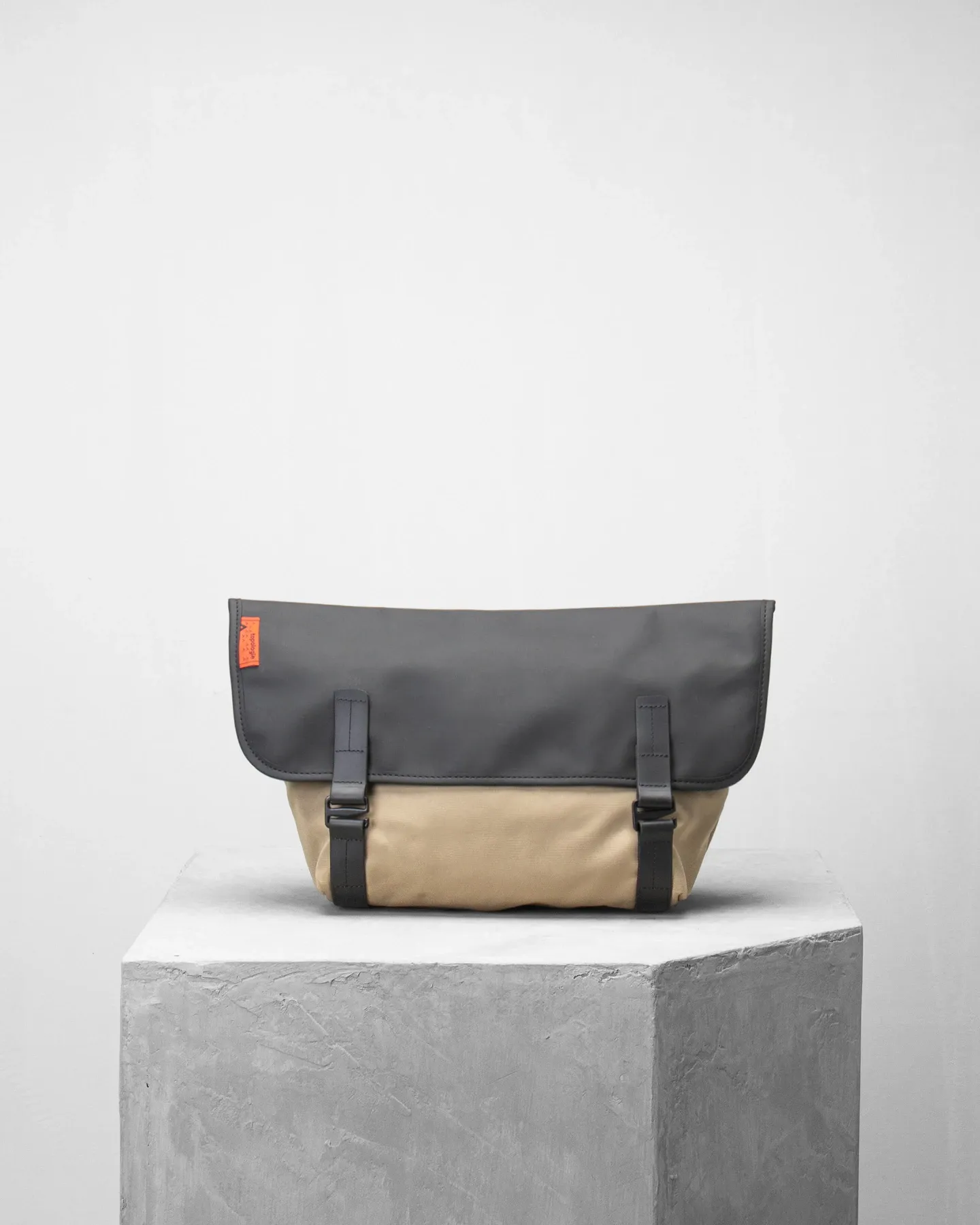 Pacer Messenger Dry