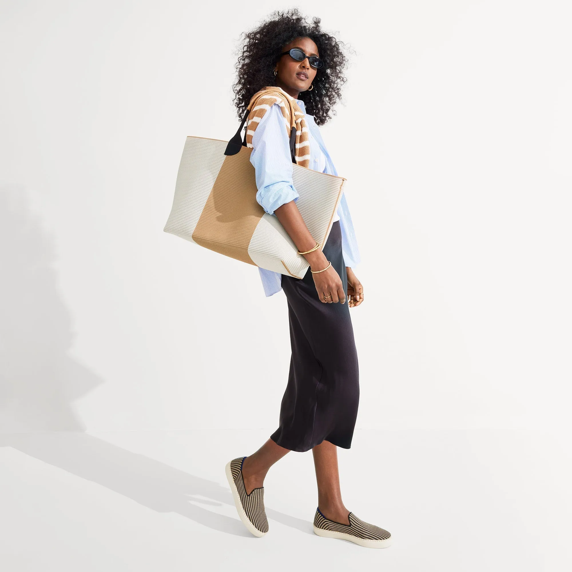 The Lightweight Mega Tote - Camel Colorblock