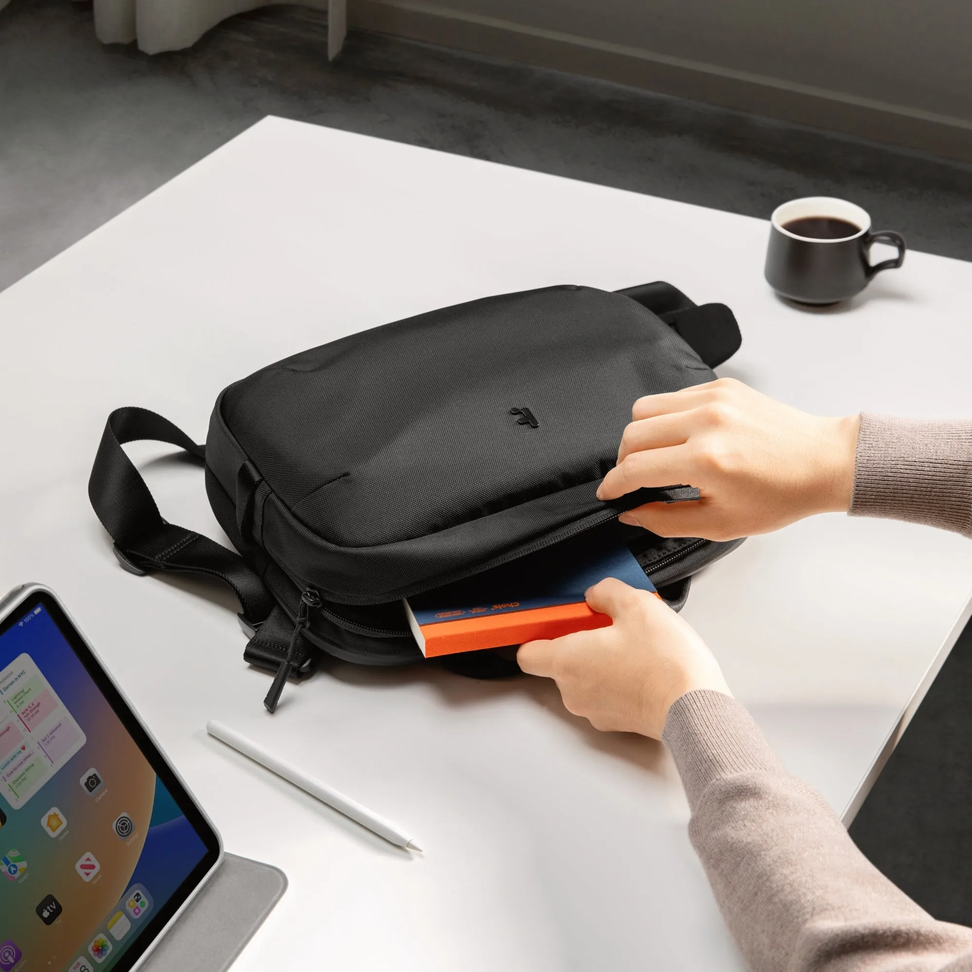 UrbanEX-B11 Tablet Shoulder Bag for 11-inch iPad Pro M4 2024